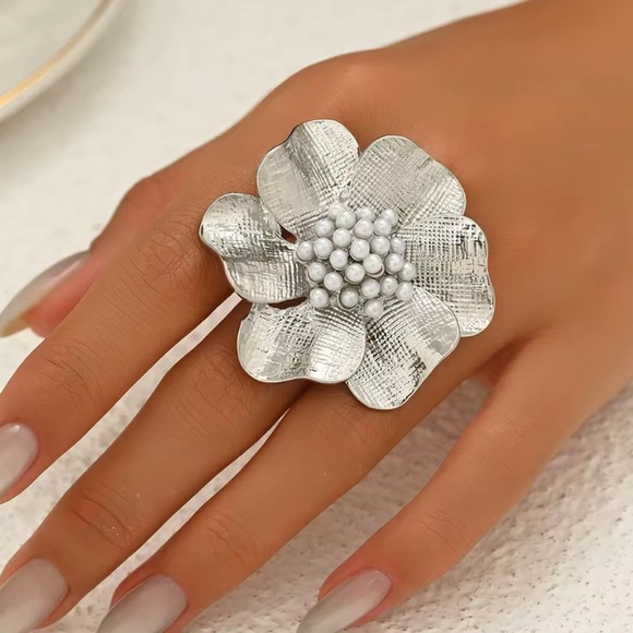Anthropologie Flower Silver Pearl Adjustable Ring - Picture 3 of 5